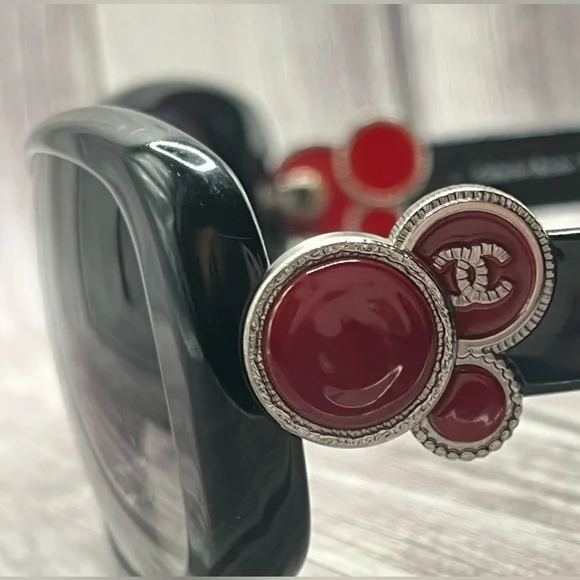 SOLD❤️ CHANEL Bouton Collection Black Sunglasses Red w/ Box + Case 5191 501/3C - Picture 4 of 16